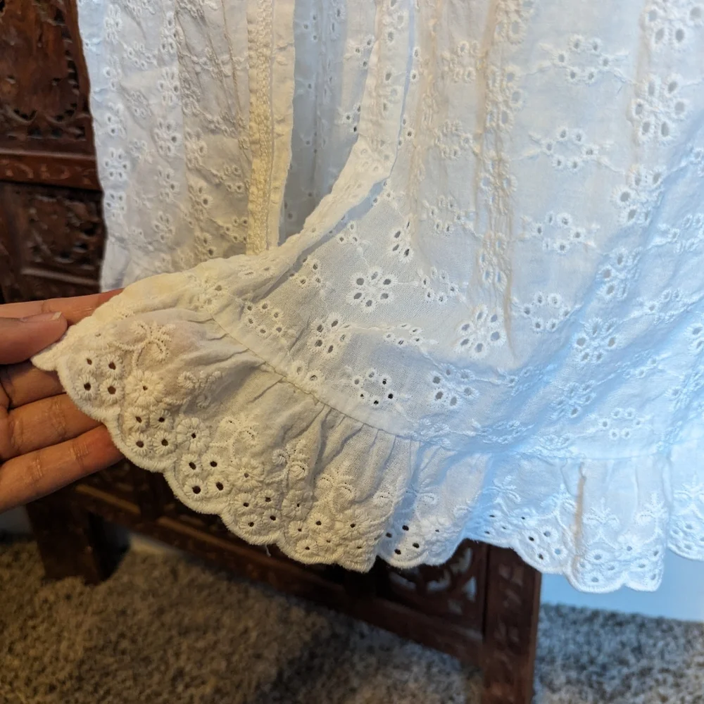 Elegant White Eyelet  Maxi Dress - Picture 4 of 7
